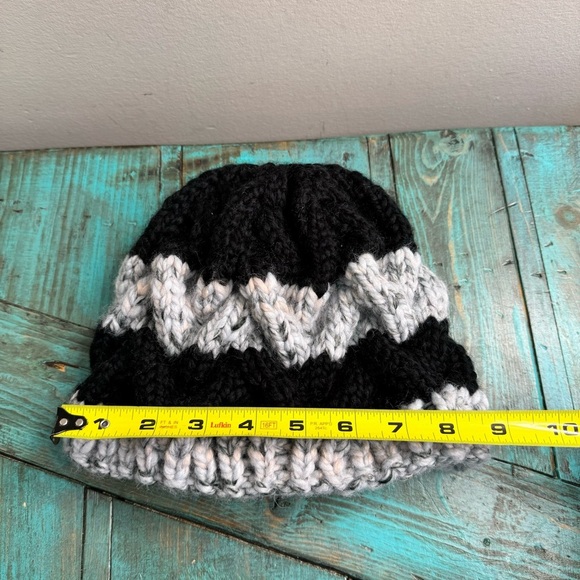 Handcrafted Knit Striped Cable Knit Hat Toque - Picture 5 of 6